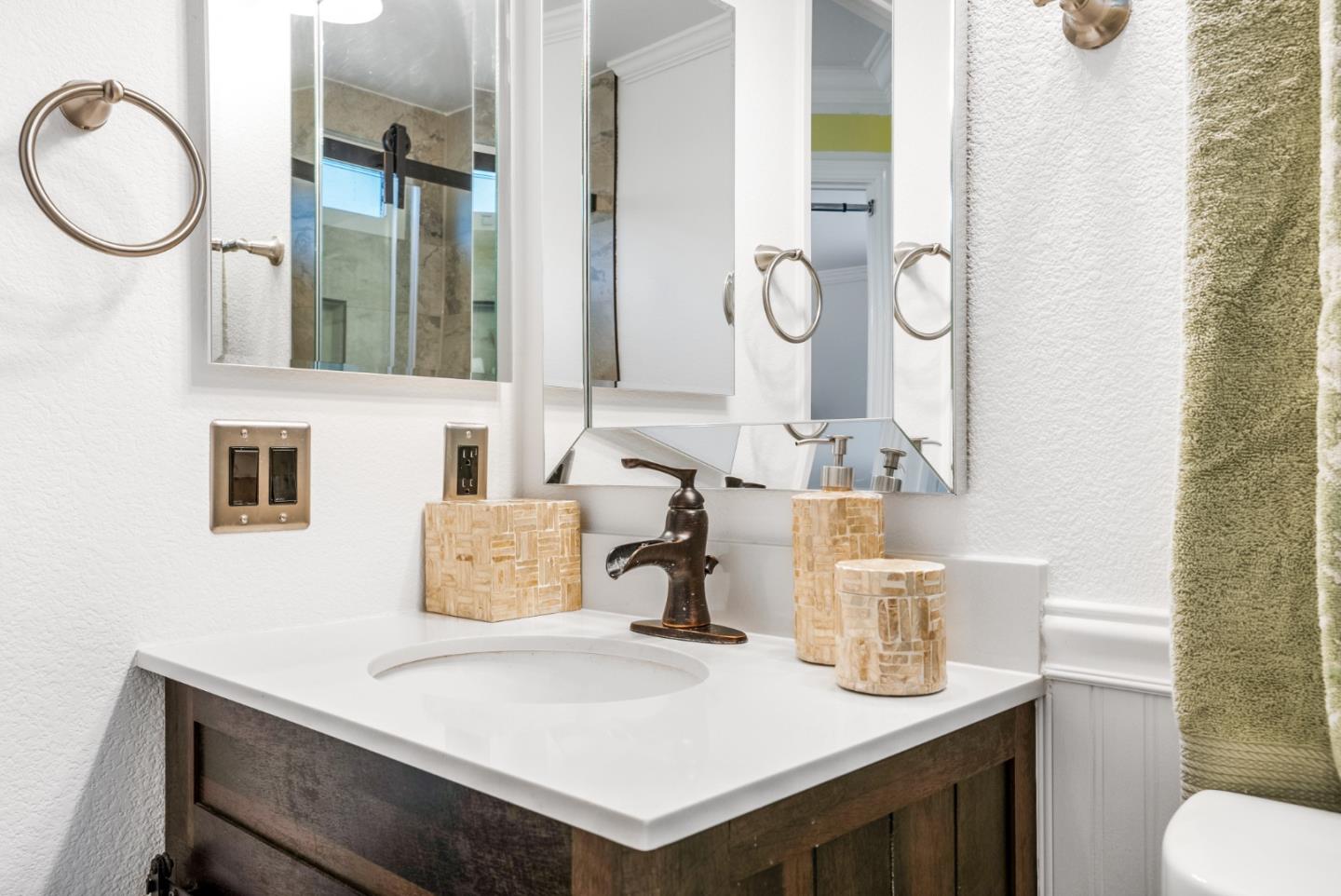 Detail Gallery Image 21 of 42 For 9251 Mockingbird Ln, Gilroy,  CA 95020 - 4 Beds | 2/1 Baths