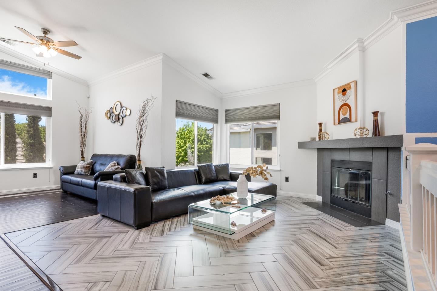 Detail Gallery Image 3 of 42 For 9251 Mockingbird Ln, Gilroy,  CA 95020 - 4 Beds | 2/1 Baths