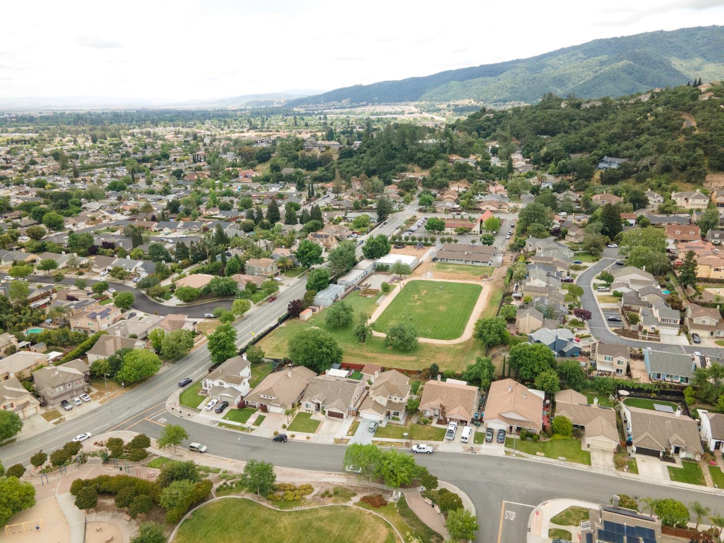 Detail Gallery Image 36 of 42 For 9251 Mockingbird Ln, Gilroy,  CA 95020 - 4 Beds | 2/1 Baths