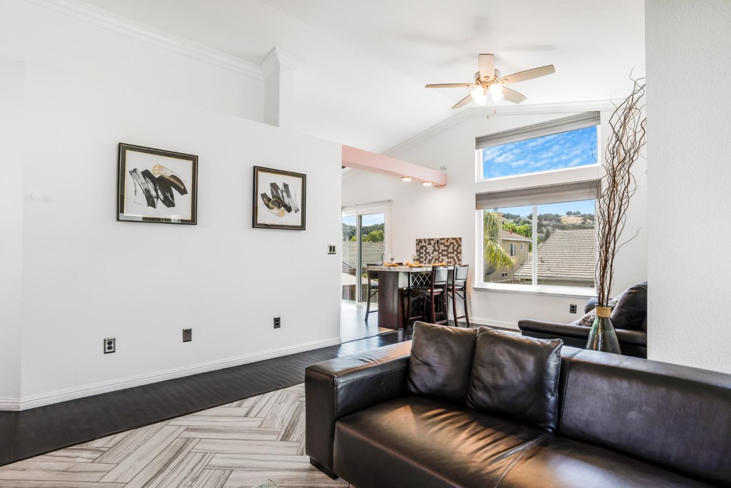 Detail Gallery Image 4 of 42 For 9251 Mockingbird Ln, Gilroy,  CA 95020 - 4 Beds | 2/1 Baths