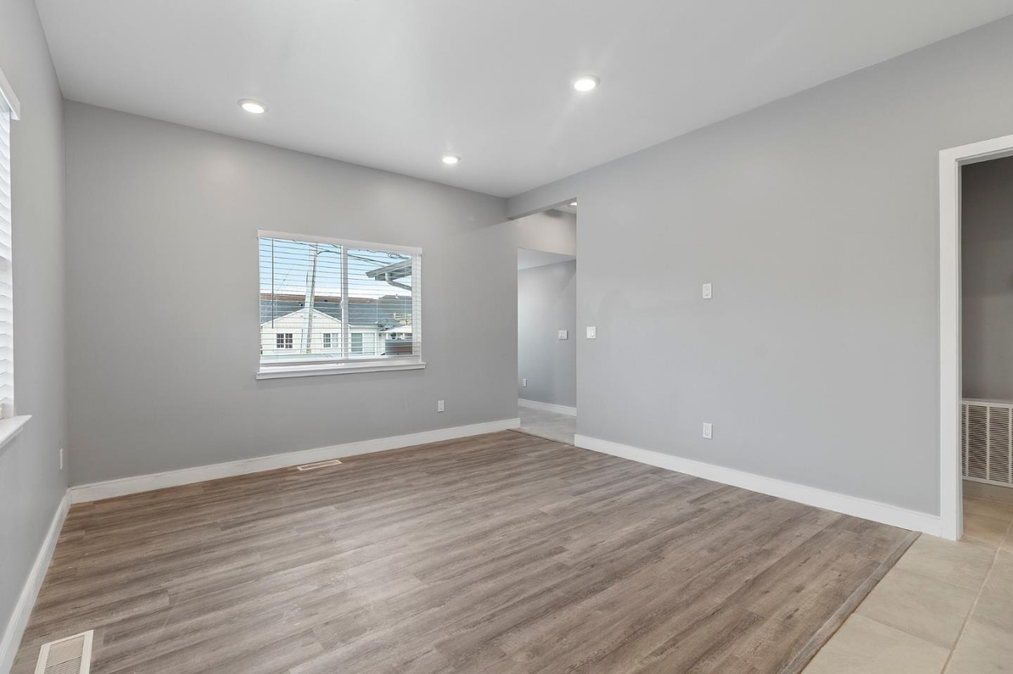 Detail Gallery Image 10 of 28 For 207 E San Luis St, Salinas,  CA 93901 - 2 Beds | 1 Baths