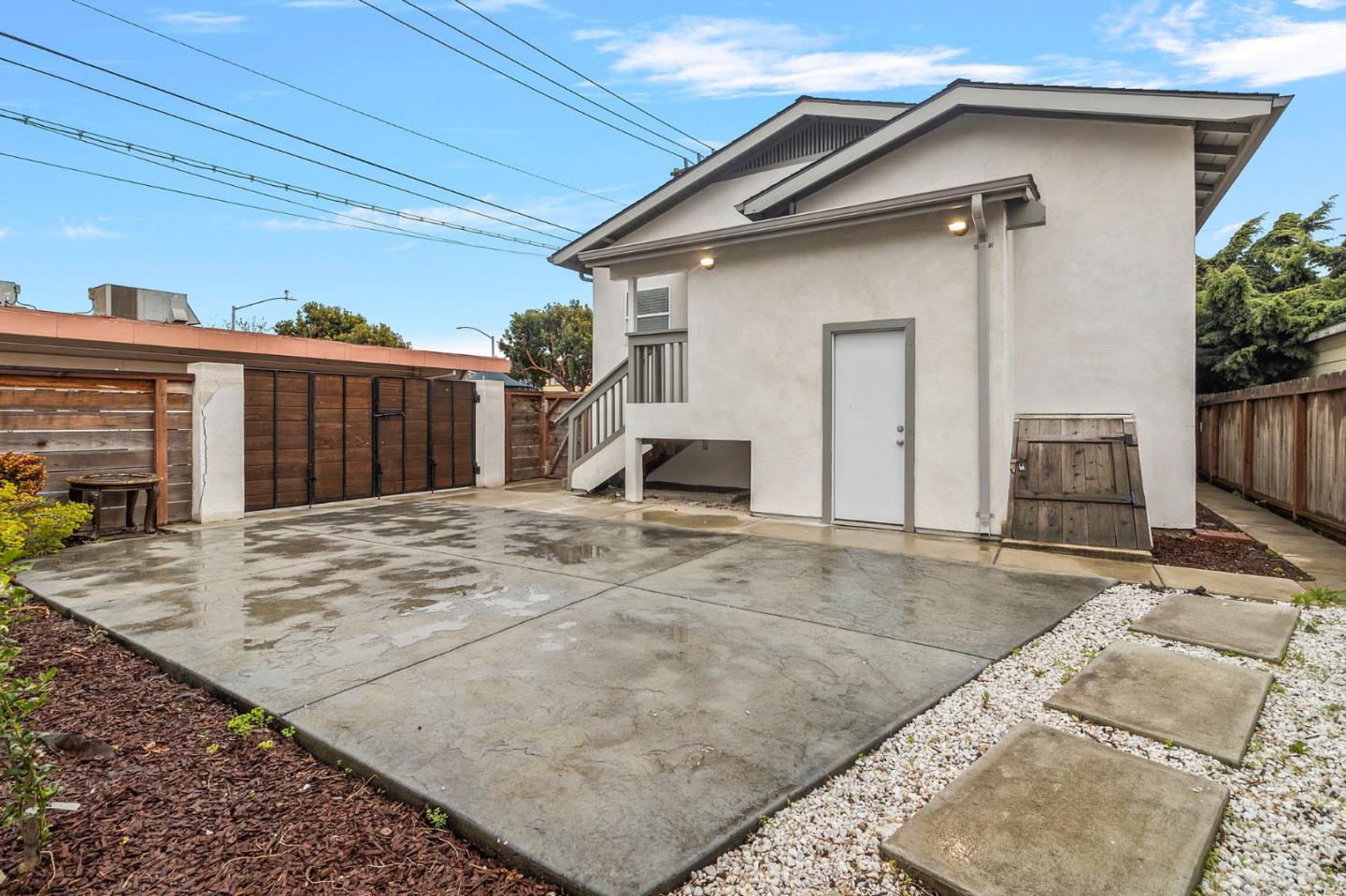 Detail Gallery Image 21 of 28 For 207 E San Luis St, Salinas,  CA 93901 - 2 Beds | 1 Baths