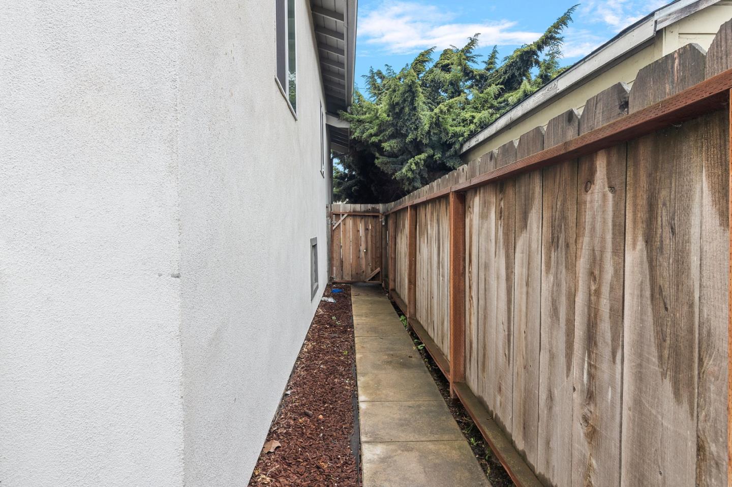 Detail Gallery Image 22 of 28 For 207 E San Luis St, Salinas,  CA 93901 - 2 Beds | 1 Baths