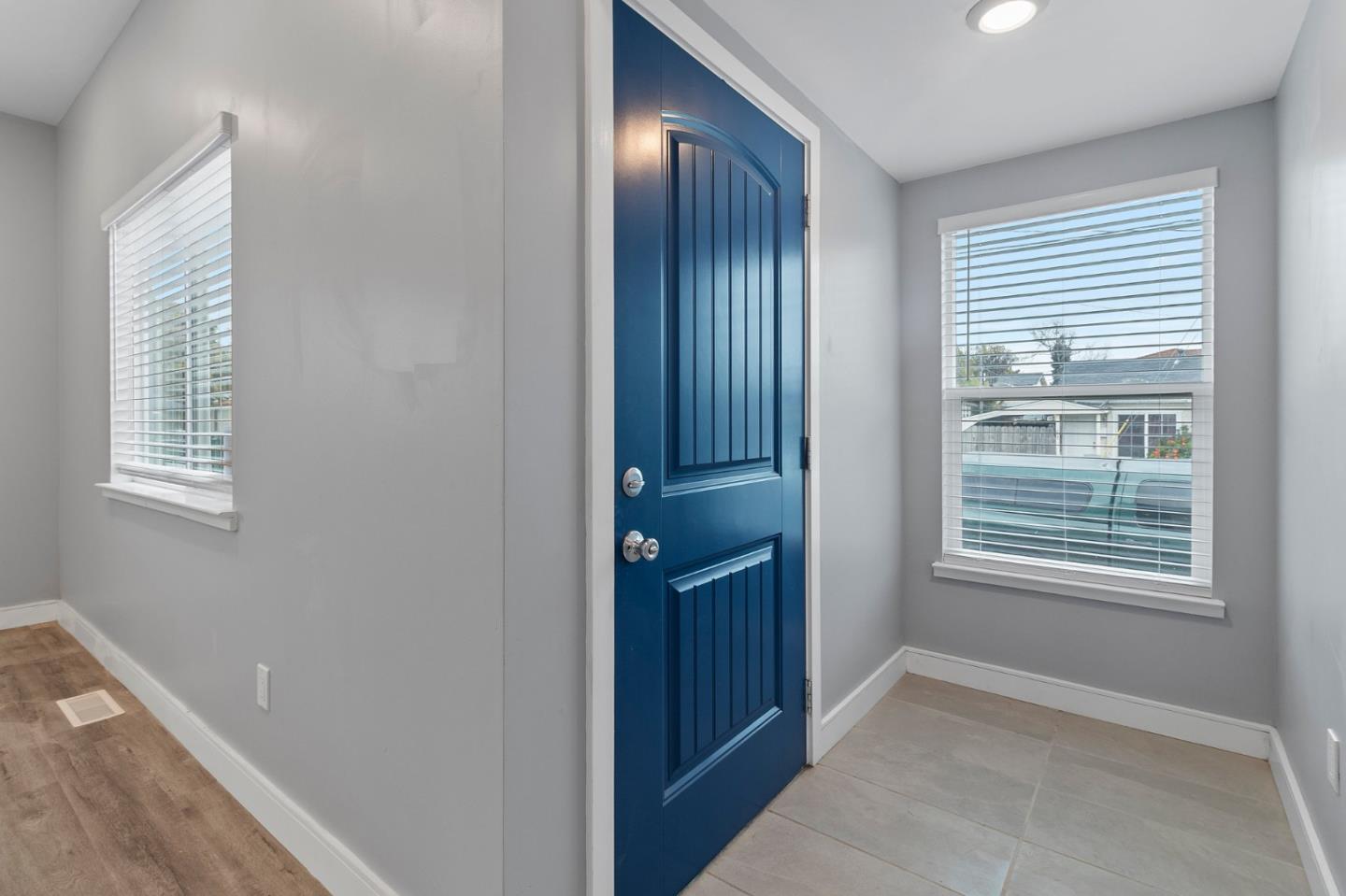 Detail Gallery Image 5 of 28 For 207 E San Luis St, Salinas,  CA 93901 - 2 Beds | 1 Baths