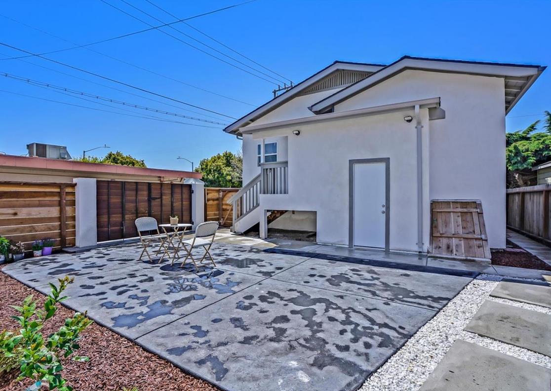 Detail Gallery Image 7 of 28 For 207 E San Luis St, Salinas,  CA 93901 - 2 Beds | 1 Baths