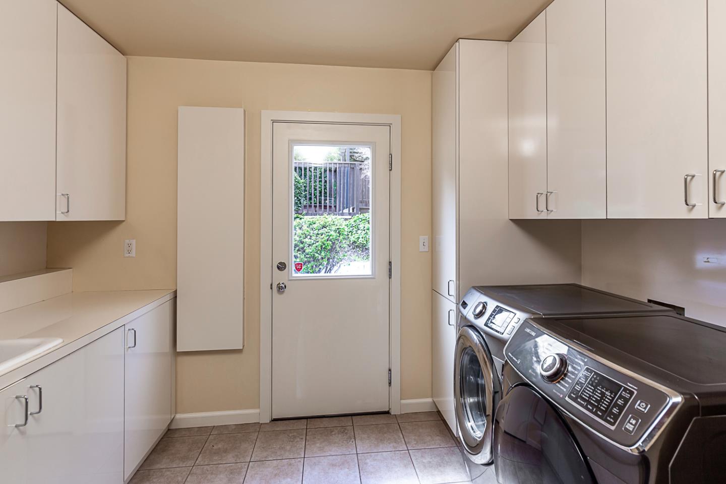 Detail Gallery Image 16 of 41 For 324 Georgetown Ave, San Mateo,  CA 94402 - 5 Beds | 3/1 Baths