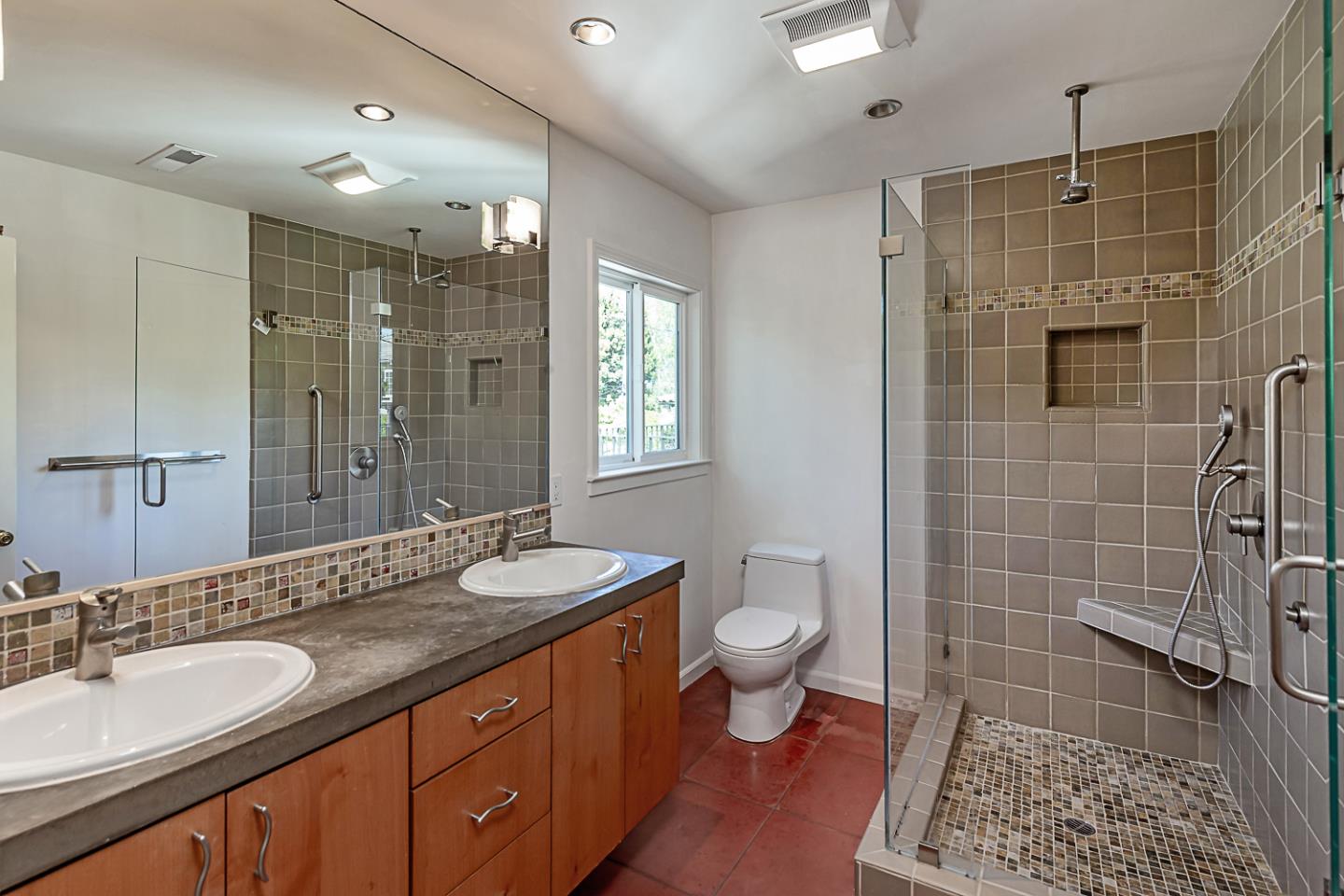 Detail Gallery Image 20 of 41 For 324 Georgetown Ave, San Mateo,  CA 94402 - 5 Beds | 3/1 Baths