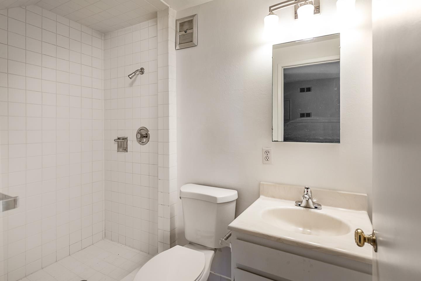 Detail Gallery Image 30 of 41 For 324 Georgetown Ave, San Mateo,  CA 94402 - 5 Beds | 3/1 Baths