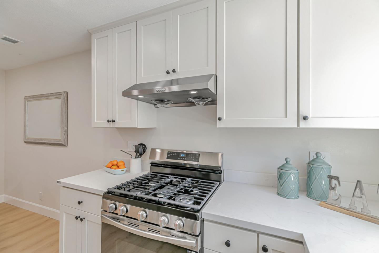 Detail Gallery Image 18 of 44 For 409 Gibbons Ct, Milpitas,  CA 95035 - 3 Beds | 2 Baths
