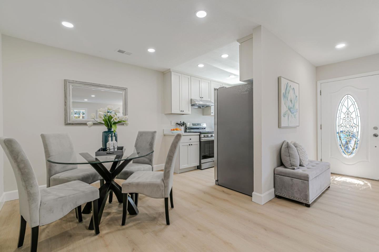 Detail Gallery Image 21 of 44 For 409 Gibbons Ct, Milpitas,  CA 95035 - 3 Beds | 2 Baths