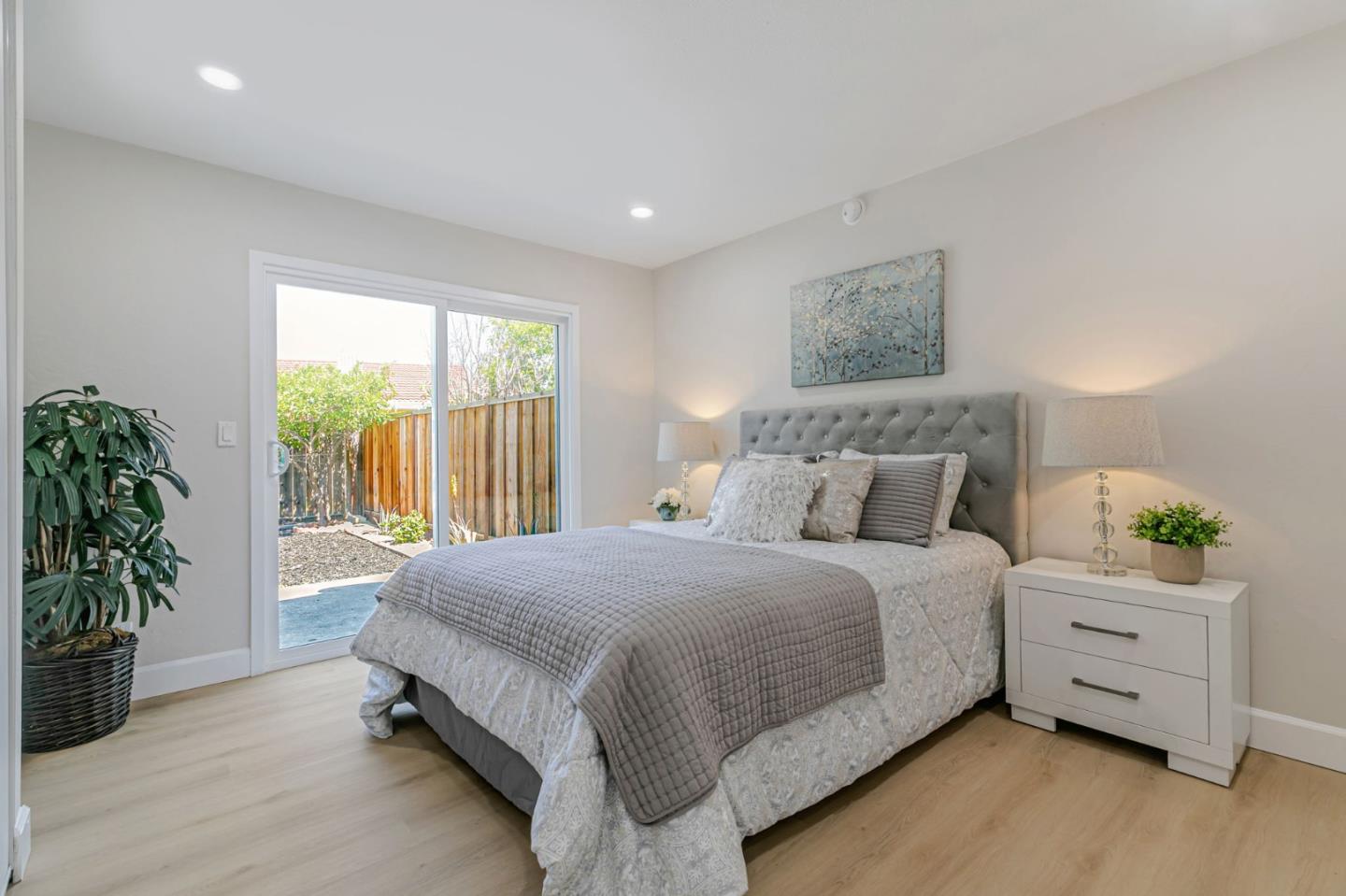 Detail Gallery Image 22 of 44 For 409 Gibbons Ct, Milpitas,  CA 95035 - 3 Beds | 2 Baths