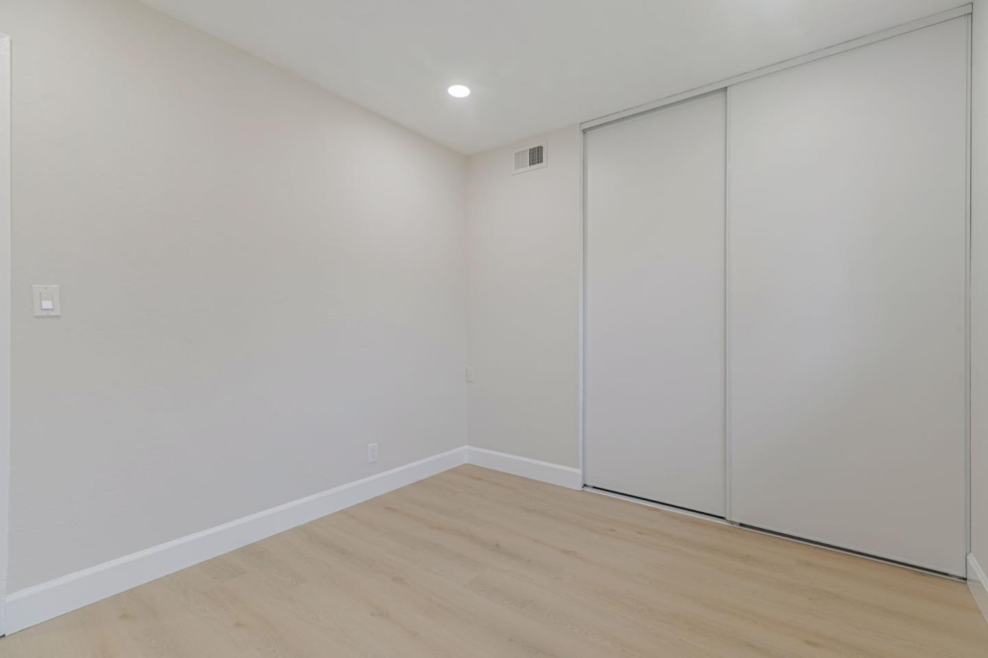Detail Gallery Image 25 of 44 For 409 Gibbons Ct, Milpitas,  CA 95035 - 3 Beds | 2 Baths