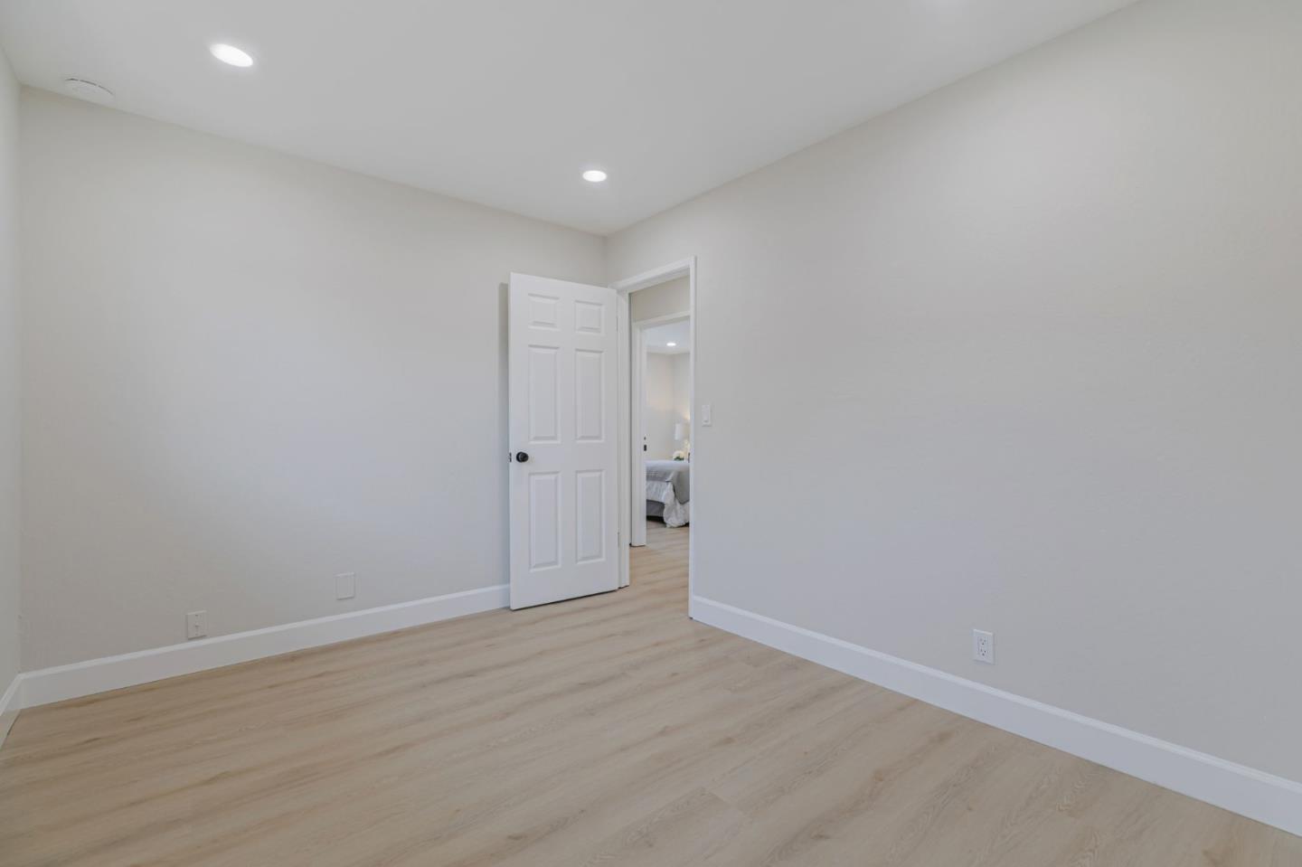 Detail Gallery Image 27 of 44 For 409 Gibbons Ct, Milpitas,  CA 95035 - 3 Beds | 2 Baths