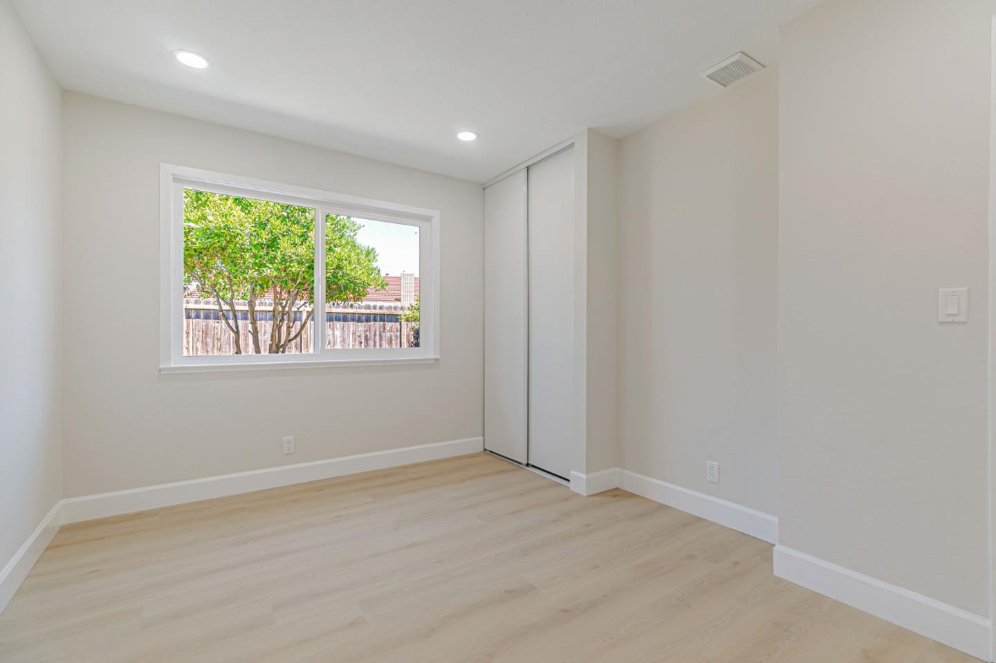 Detail Gallery Image 30 of 44 For 409 Gibbons Ct, Milpitas,  CA 95035 - 3 Beds | 2 Baths
