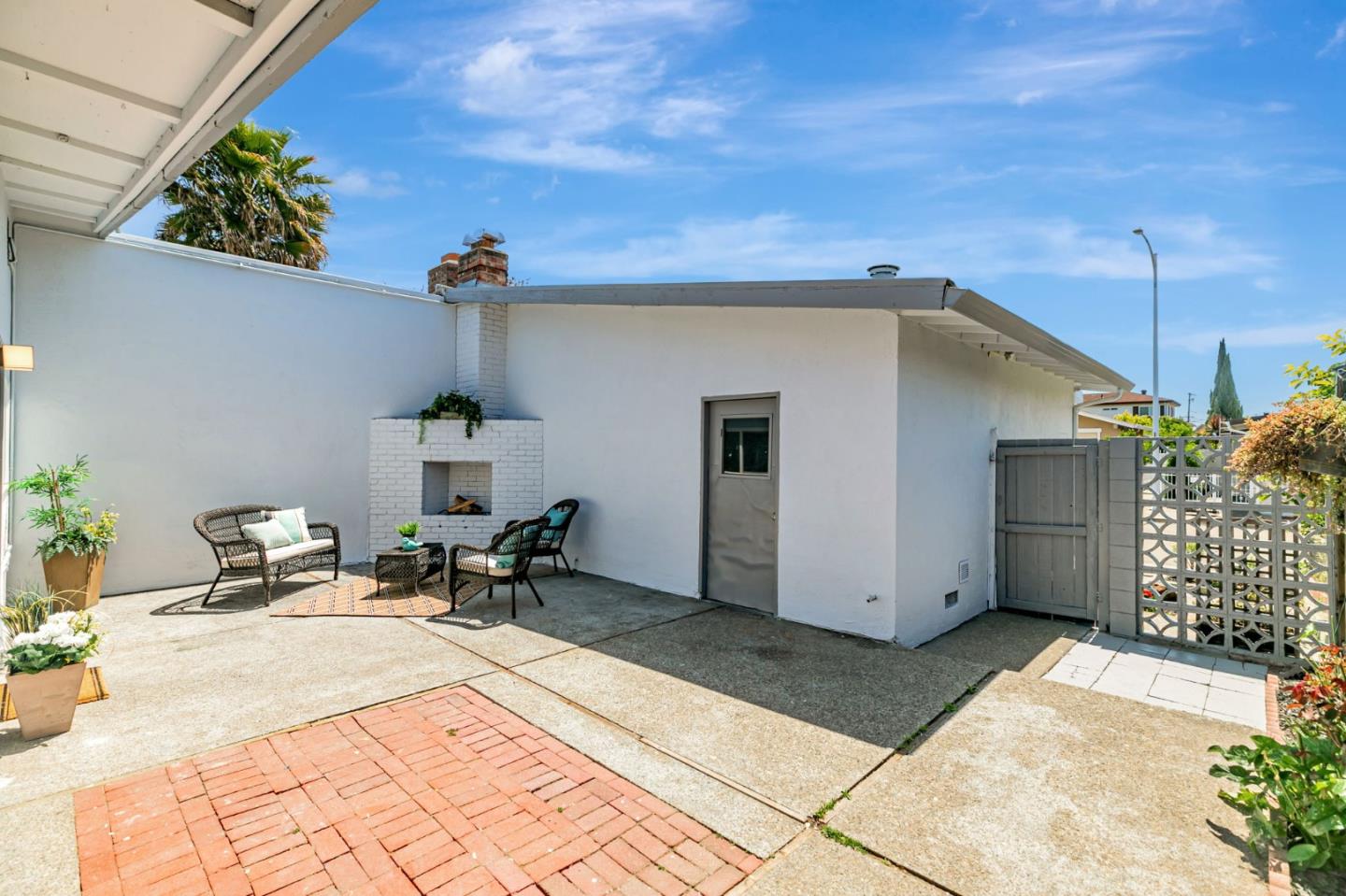 Detail Gallery Image 4 of 44 For 409 Gibbons Ct, Milpitas,  CA 95035 - 3 Beds | 2 Baths