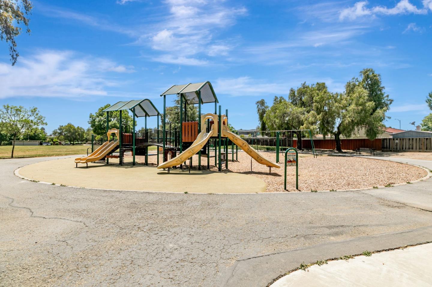 Detail Gallery Image 42 of 44 For 409 Gibbons Ct, Milpitas,  CA 95035 - 3 Beds | 2 Baths