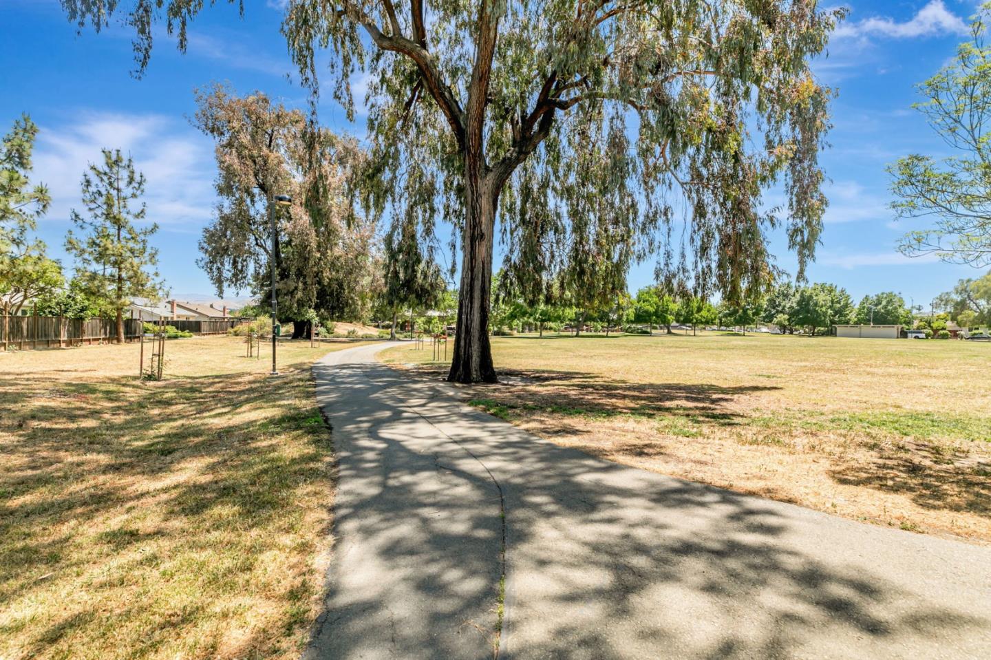 Detail Gallery Image 43 of 44 For 409 Gibbons Ct, Milpitas,  CA 95035 - 3 Beds | 2 Baths