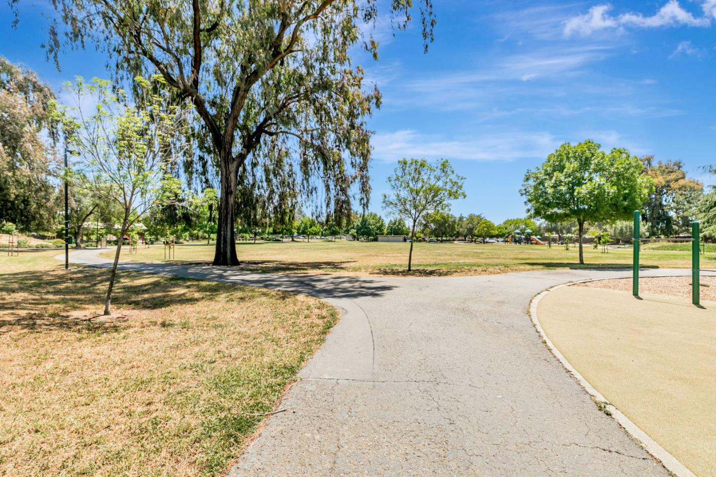 Detail Gallery Image 44 of 44 For 409 Gibbons Ct, Milpitas,  CA 95035 - 3 Beds | 2 Baths