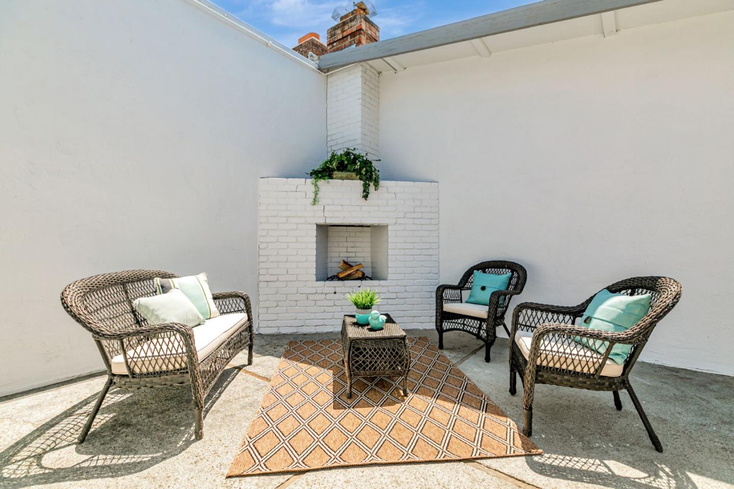 Detail Gallery Image 5 of 44 For 409 Gibbons Ct, Milpitas,  CA 95035 - 3 Beds | 2 Baths