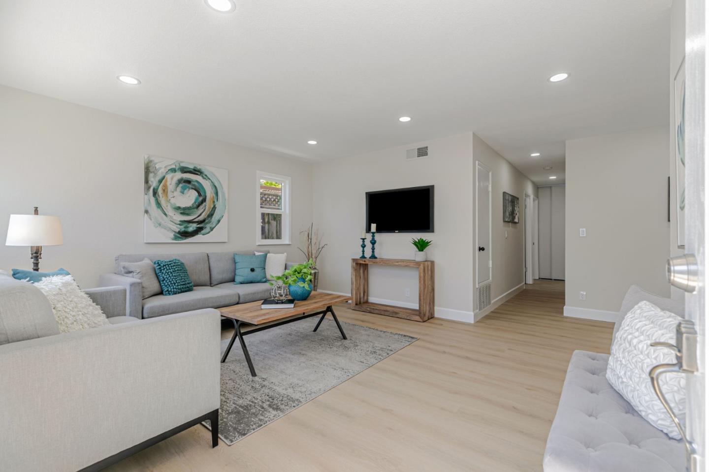Detail Gallery Image 8 of 44 For 409 Gibbons Ct, Milpitas,  CA 95035 - 3 Beds | 2 Baths
