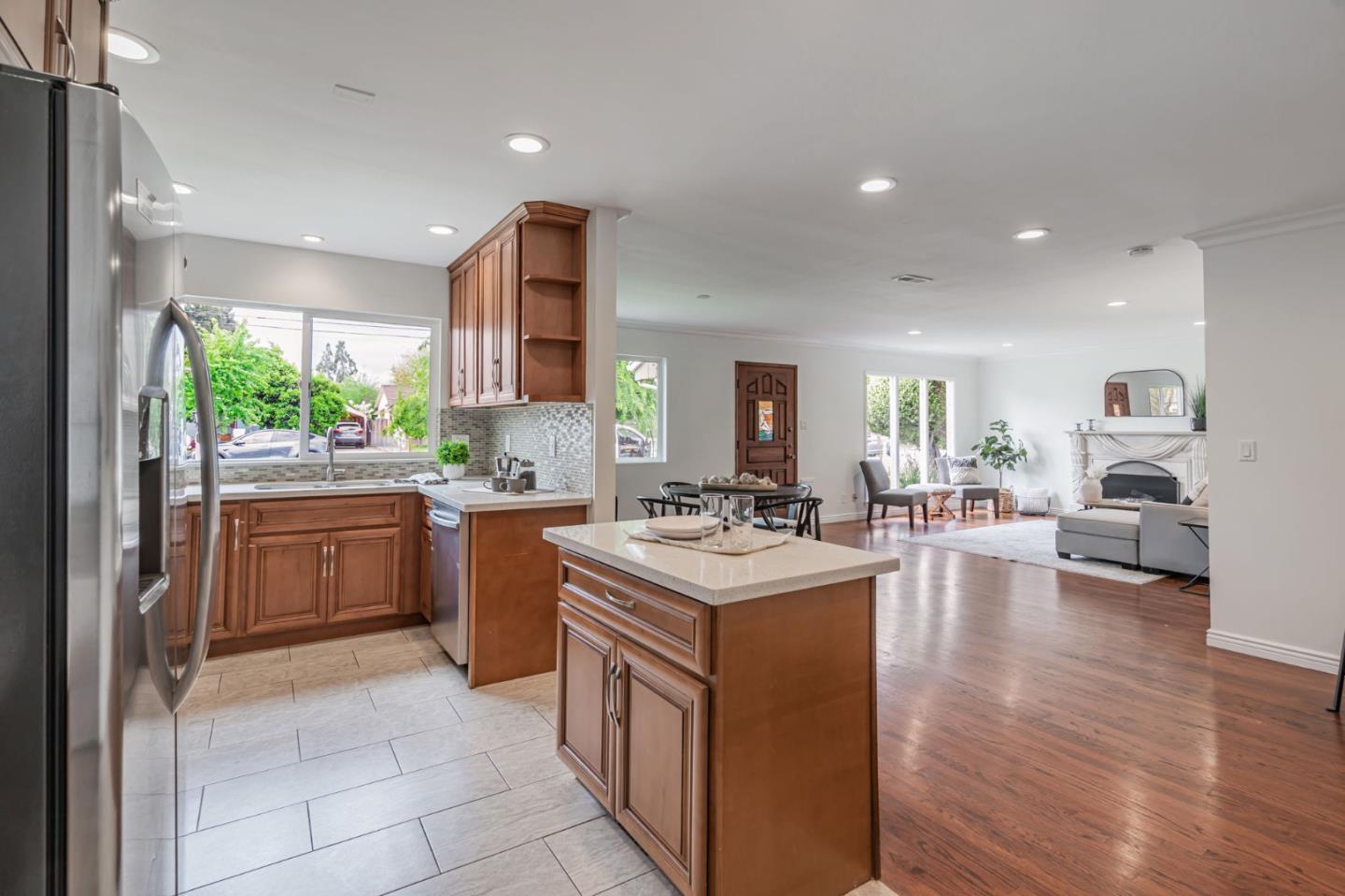 Detail Gallery Image 10 of 23 For 2350 Cottle Ave, San Jose,  CA 95125 - 3 Beds | 1/1 Baths