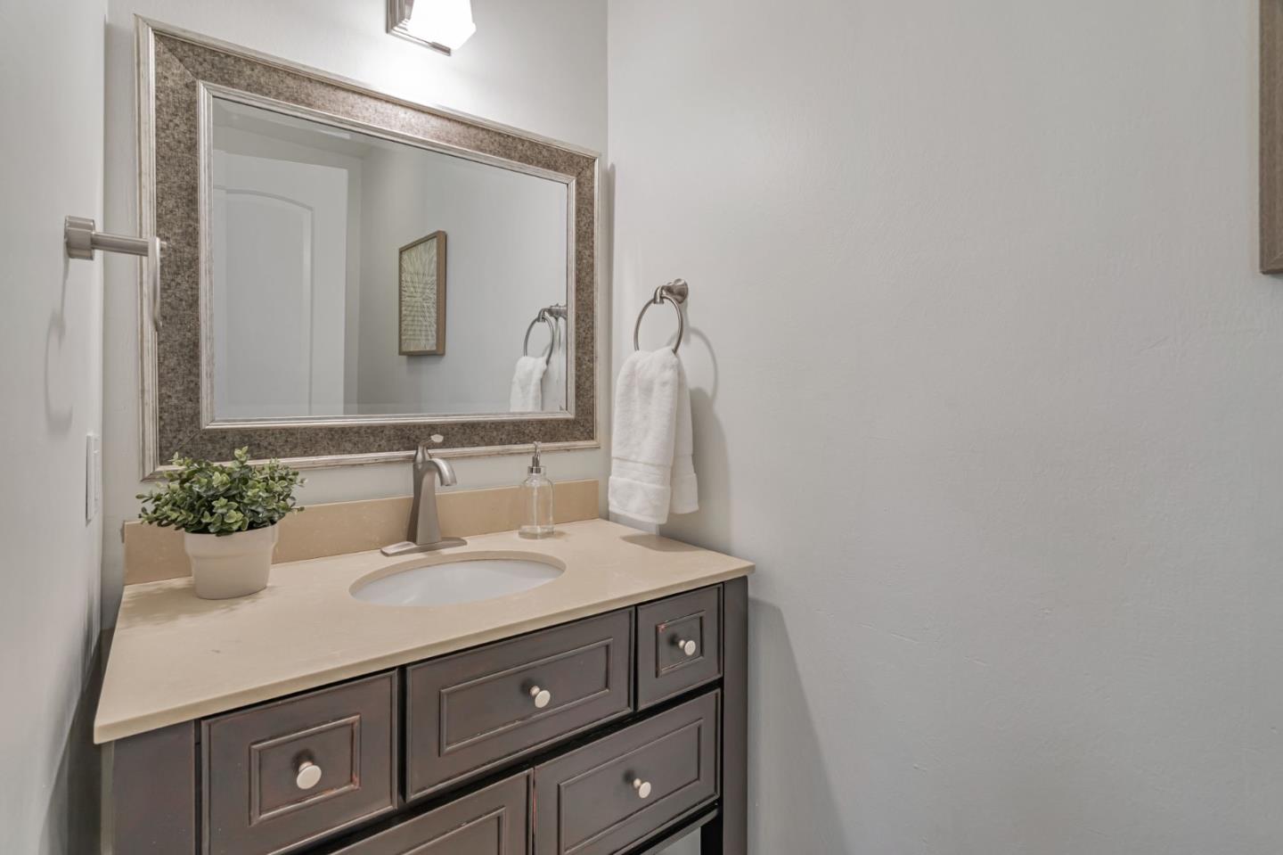 Detail Gallery Image 18 of 23 For 2350 Cottle Ave, San Jose,  CA 95125 - 3 Beds | 1/1 Baths