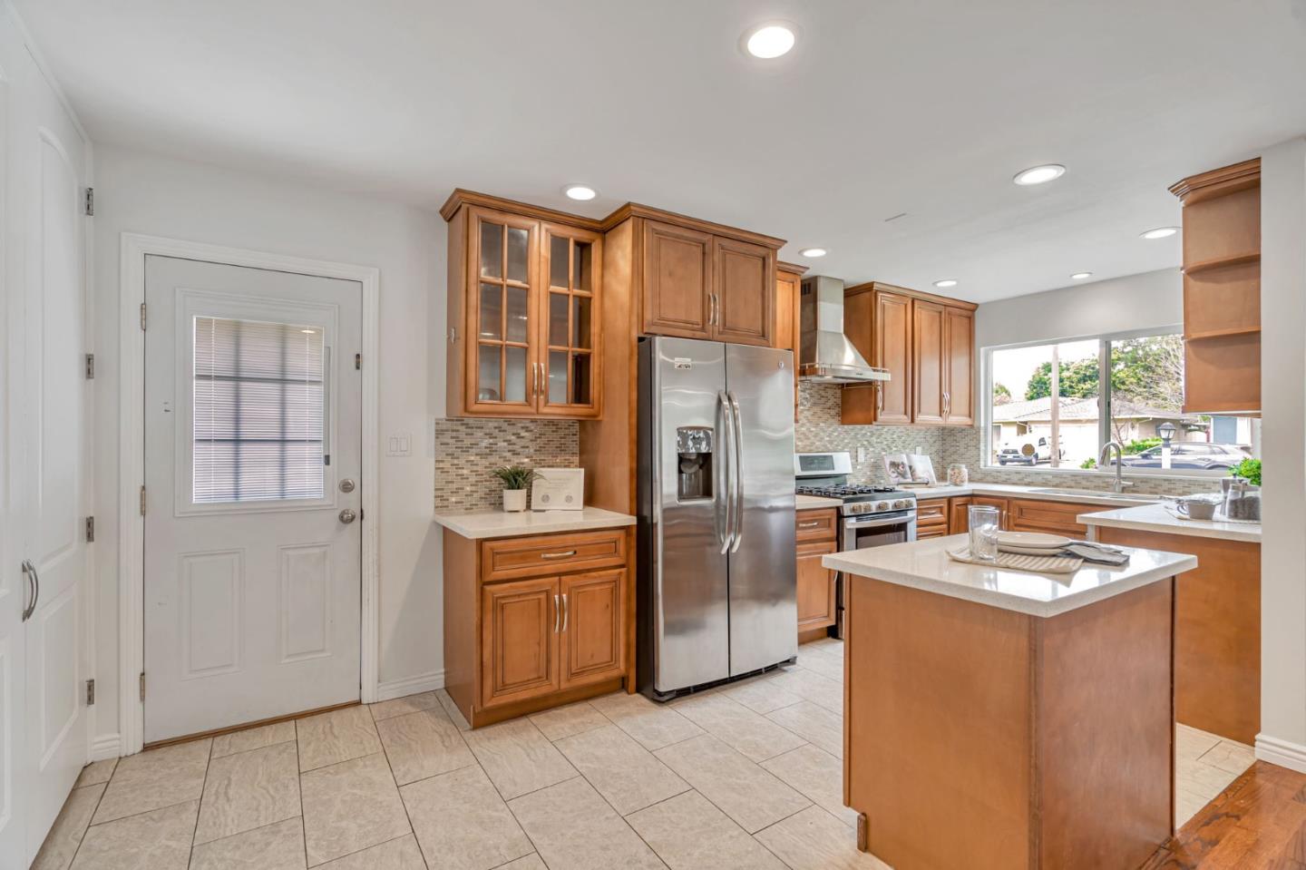 Detail Gallery Image 8 of 23 For 2350 Cottle Ave, San Jose,  CA 95125 - 3 Beds | 1/1 Baths