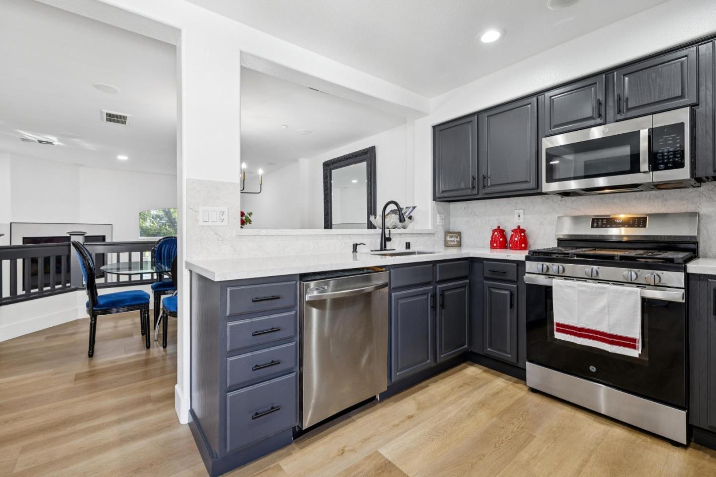 Detail Gallery Image 14 of 32 For 3048 Brunetti Way, San Jose,  CA 95125 - 2 Beds | 2/1 Baths