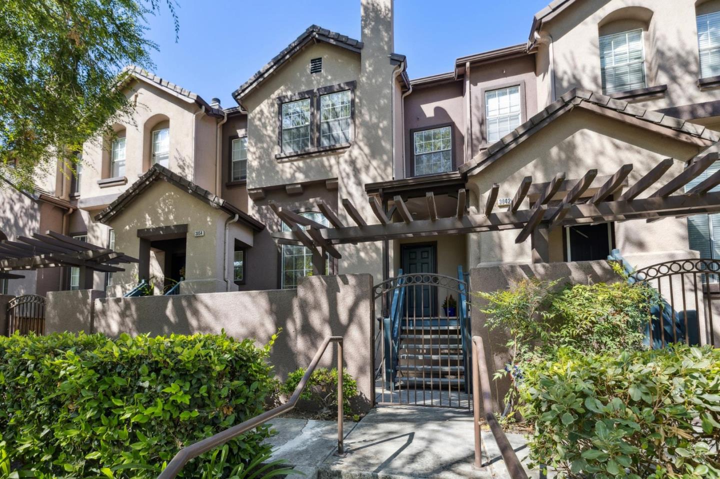 Detail Gallery Image 2 of 32 For 3048 Brunetti Way, San Jose,  CA 95125 - 2 Beds | 2/1 Baths