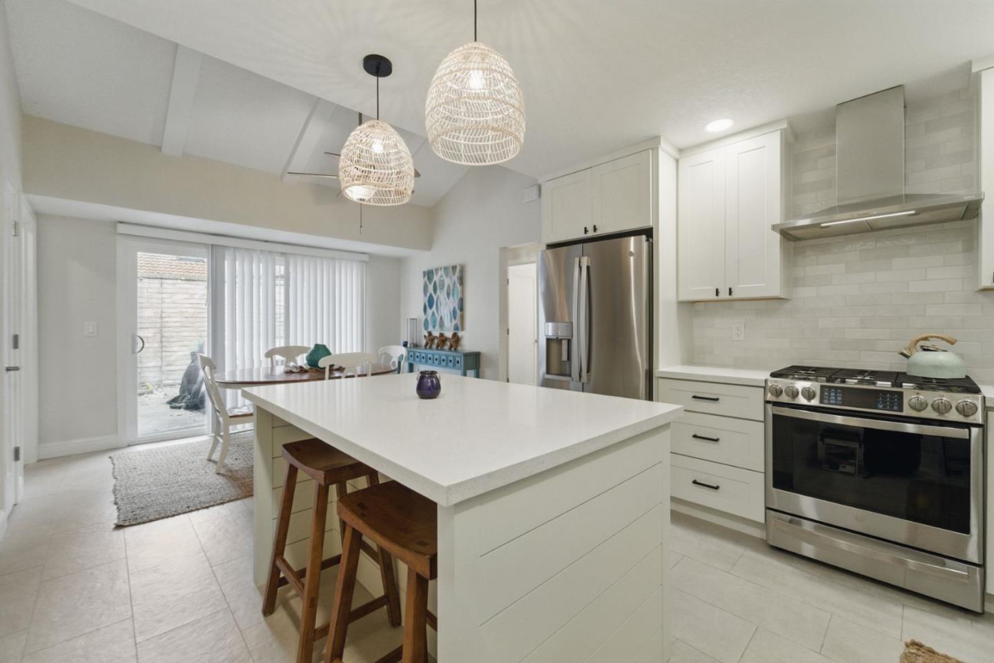 Detail Gallery Image 11 of 34 For 115 Oceanview Dr, Watsonville,  CA 95076 - 3 Beds | 2 Baths