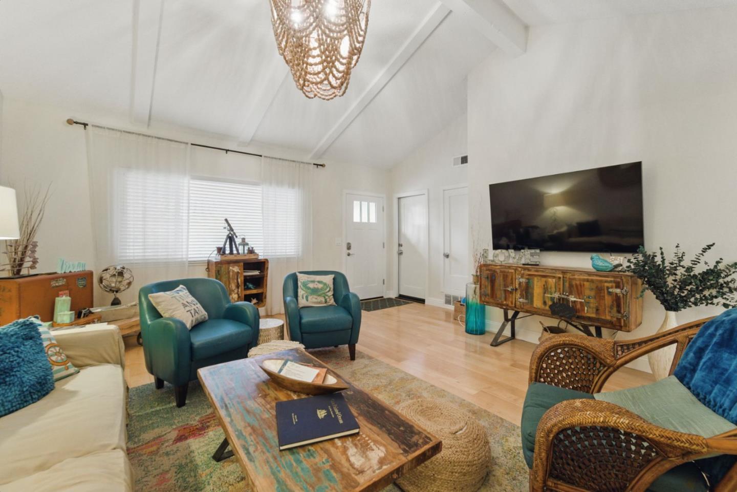 Detail Gallery Image 6 of 34 For 115 Oceanview Dr, Watsonville,  CA 95076 - 3 Beds | 2 Baths