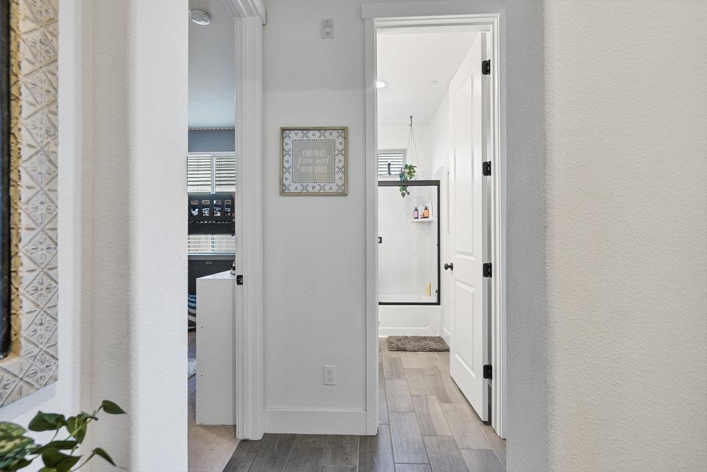 Detail Gallery Image 12 of 61 For 1348 Azalea Dr, Hollister,  CA 95023 - 3 Beds | 2 Baths