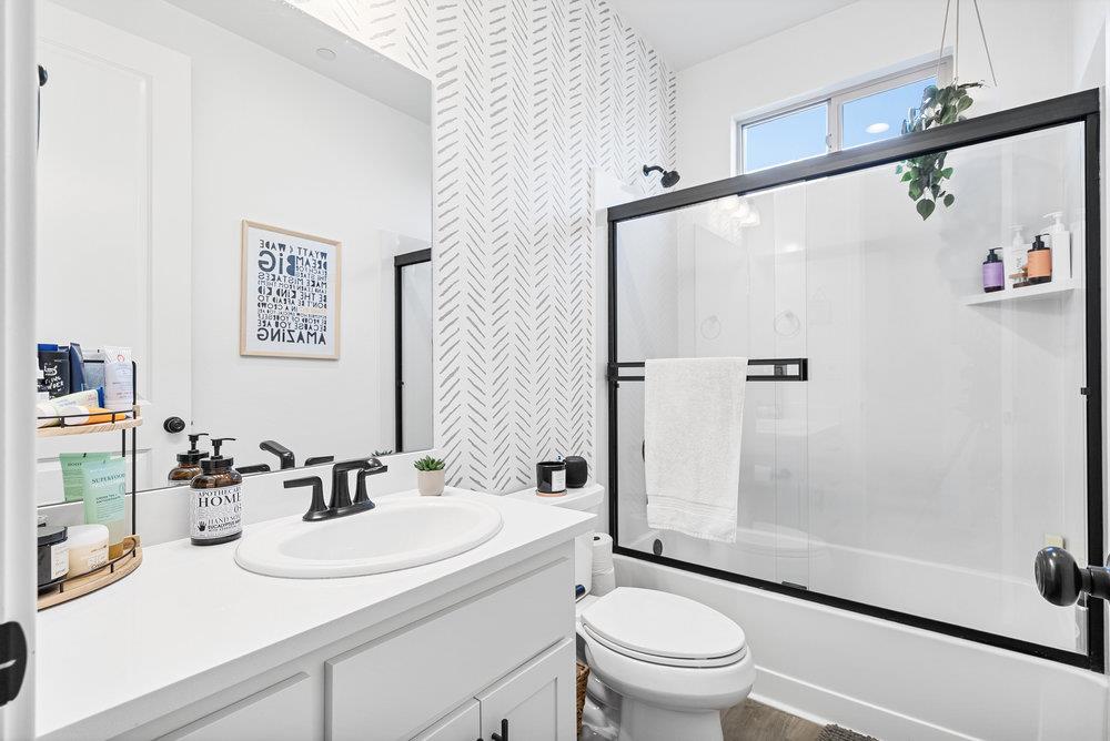 Detail Gallery Image 17 of 61 For 1348 Azalea Dr, Hollister,  CA 95023 - 3 Beds | 2 Baths