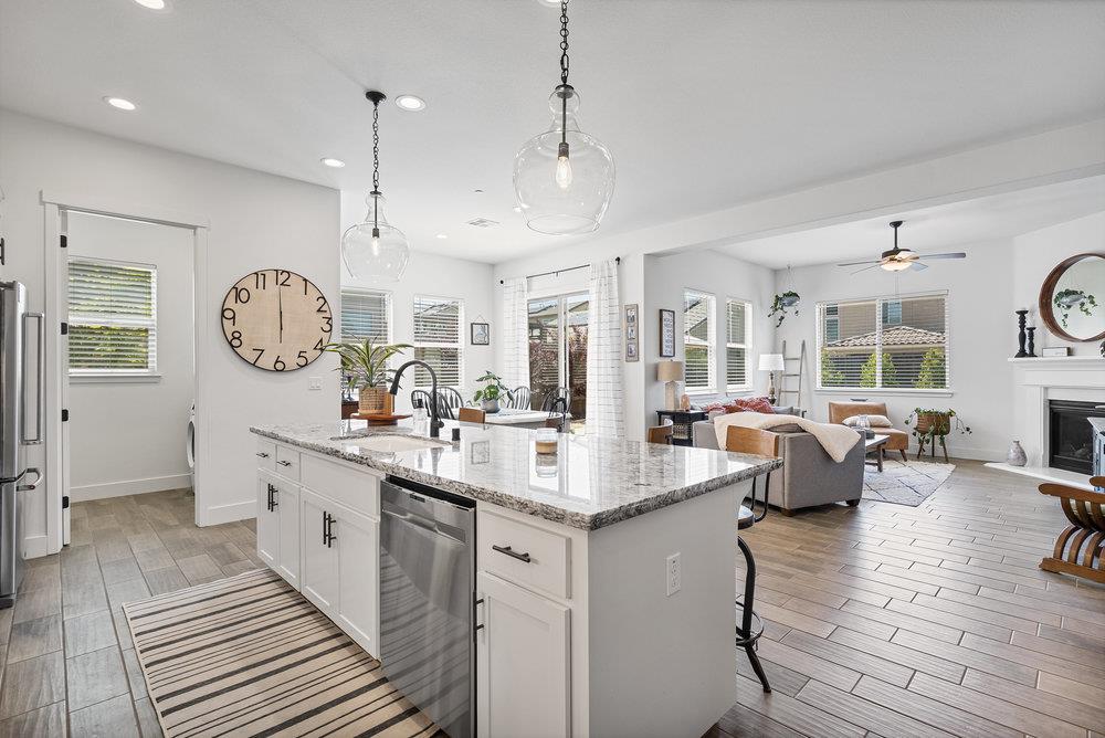 Detail Gallery Image 20 of 61 For 1348 Azalea Dr, Hollister,  CA 95023 - 3 Beds | 2 Baths