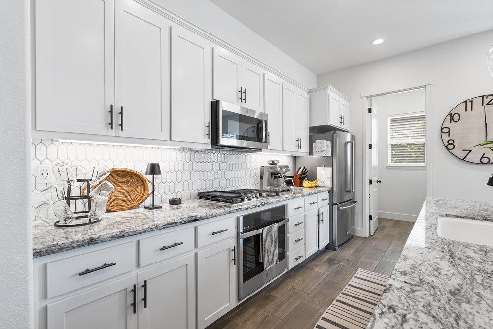 Detail Gallery Image 22 of 61 For 1348 Azalea Dr, Hollister,  CA 95023 - 3 Beds | 2 Baths
