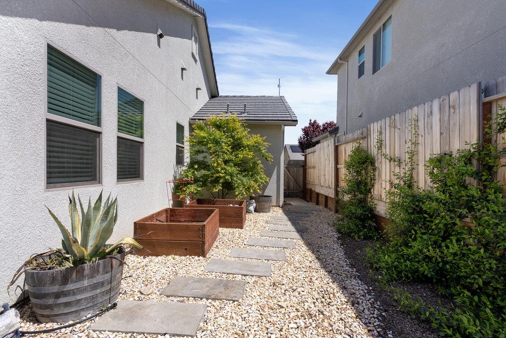 Detail Gallery Image 42 of 61 For 1348 Azalea Dr, Hollister,  CA 95023 - 3 Beds | 2 Baths