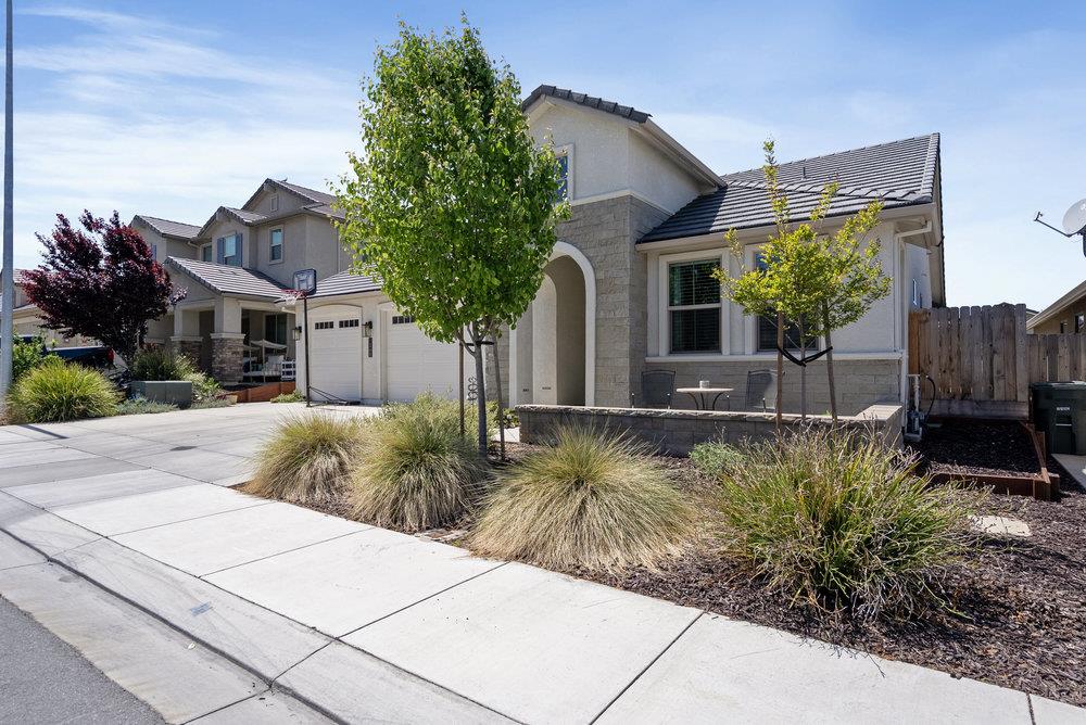 Detail Gallery Image 6 of 61 For 1348 Azalea Dr, Hollister,  CA 95023 - 3 Beds | 2 Baths