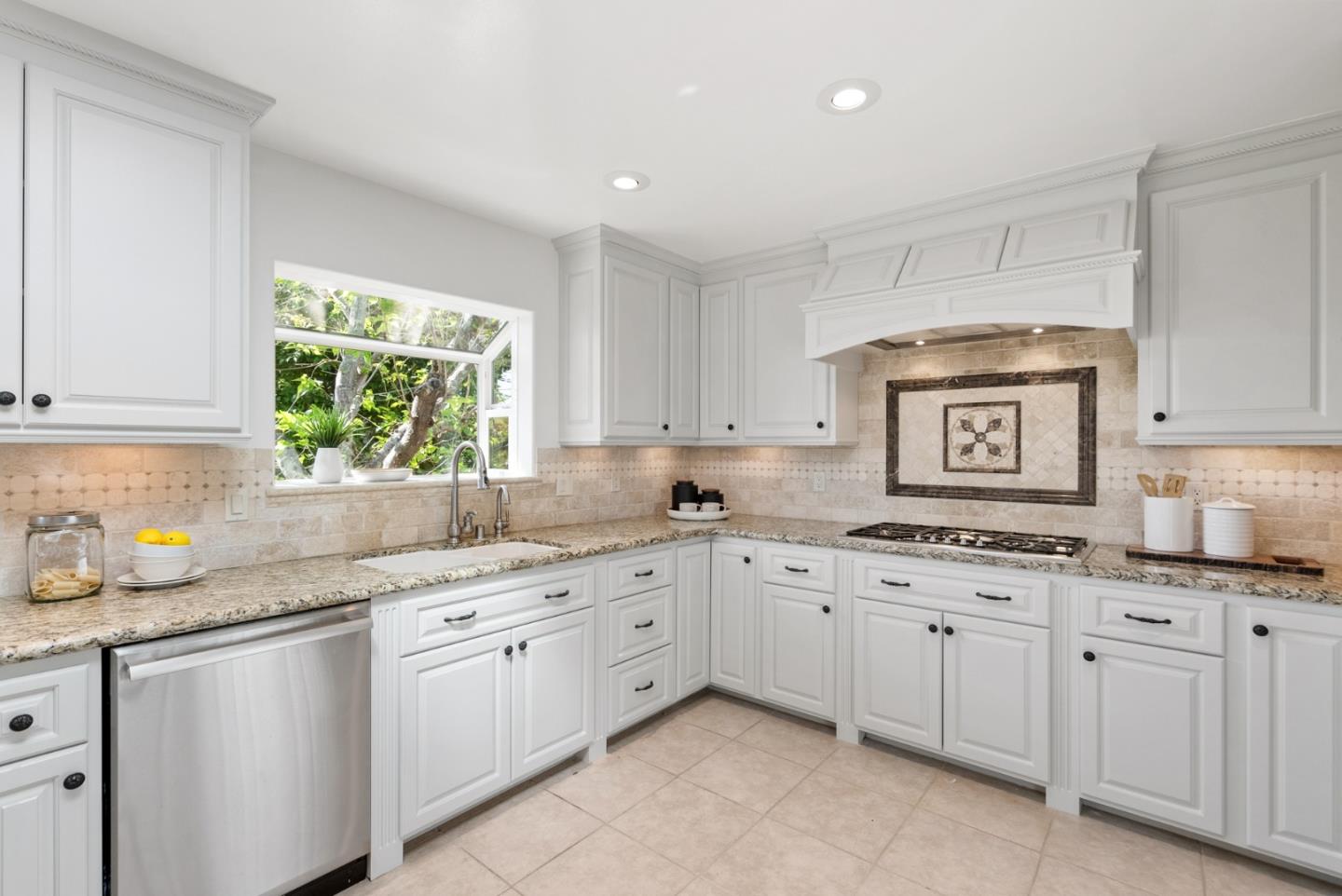 Detail Gallery Image 10 of 46 For 2749 Briarfield Ave, Redwood City,  CA 94061 - 3 Beds | 2 Baths