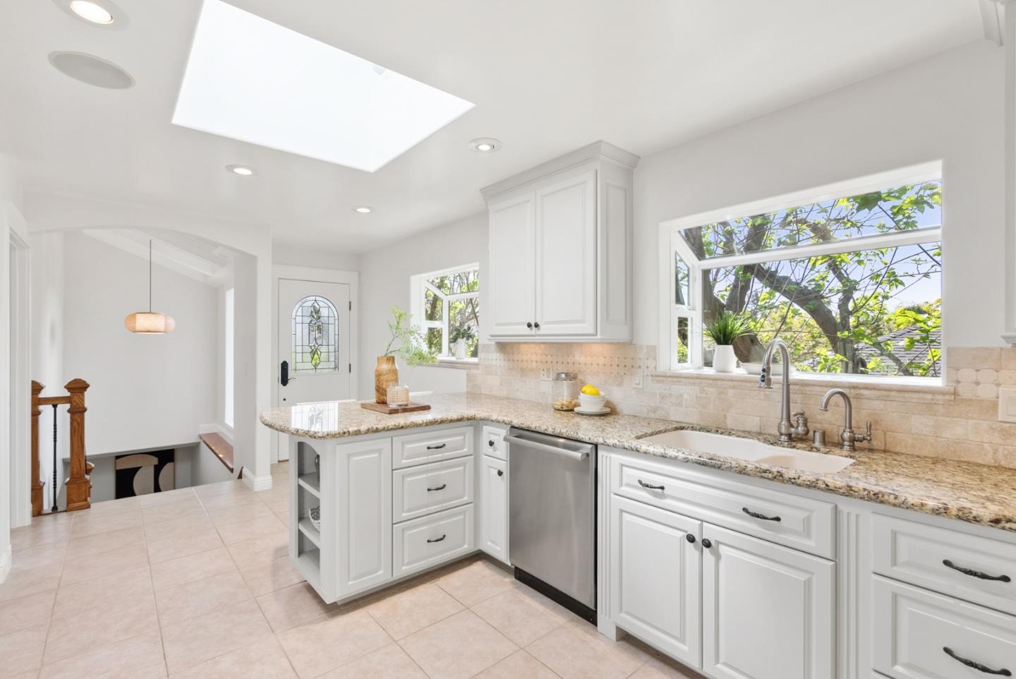 Detail Gallery Image 11 of 46 For 2749 Briarfield Ave, Redwood City,  CA 94061 - 3 Beds | 2 Baths