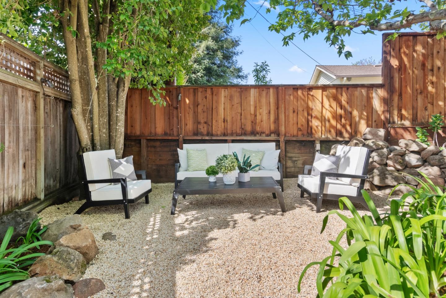 Detail Gallery Image 37 of 46 For 2749 Briarfield Ave, Redwood City,  CA 94061 - 3 Beds | 2 Baths