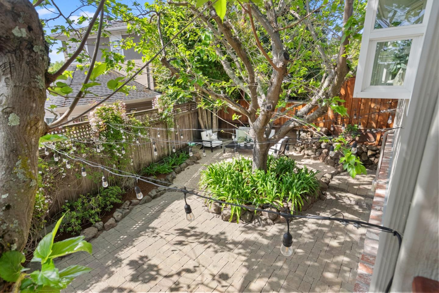 Detail Gallery Image 40 of 46 For 2749 Briarfield Ave, Redwood City,  CA 94061 - 3 Beds | 2 Baths