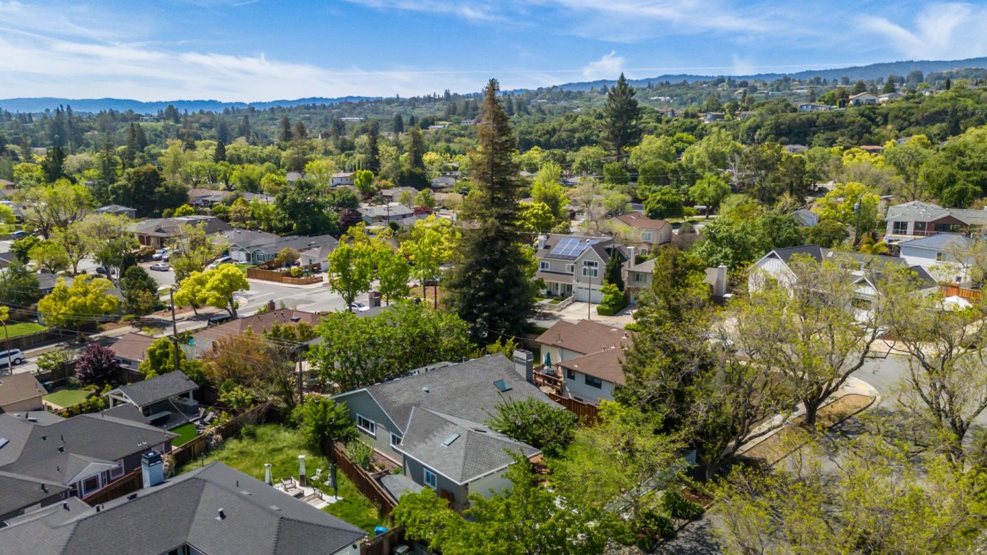 Detail Gallery Image 44 of 46 For 2749 Briarfield Ave, Redwood City,  CA 94061 - 3 Beds | 2 Baths