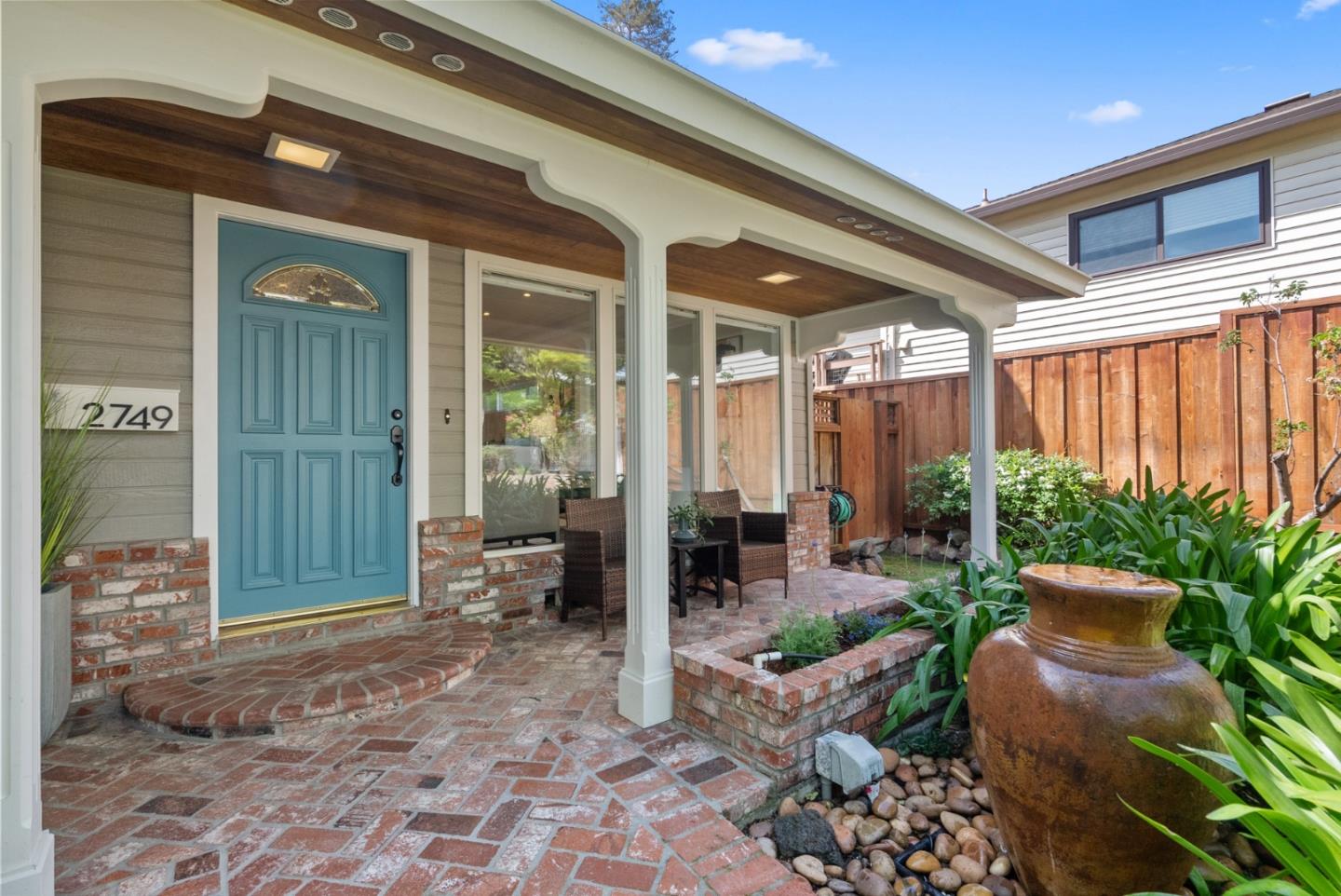 Detail Gallery Image 6 of 46 For 2749 Briarfield Ave, Redwood City,  CA 94061 - 3 Beds | 2 Baths