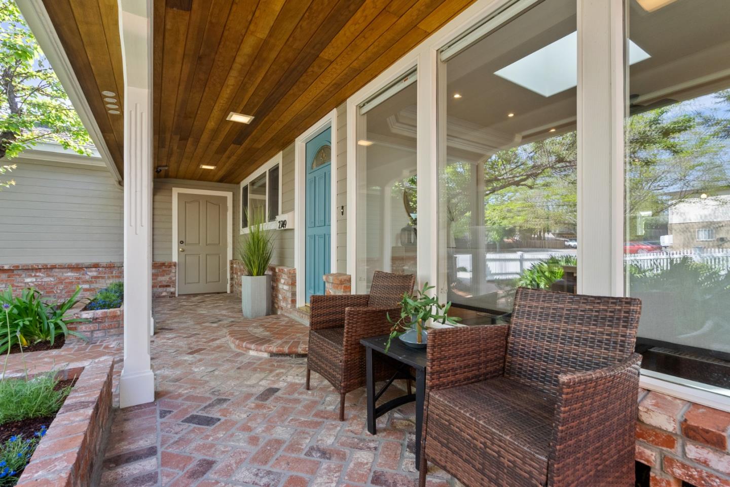 Detail Gallery Image 7 of 46 For 2749 Briarfield Ave, Redwood City,  CA 94061 - 3 Beds | 2 Baths