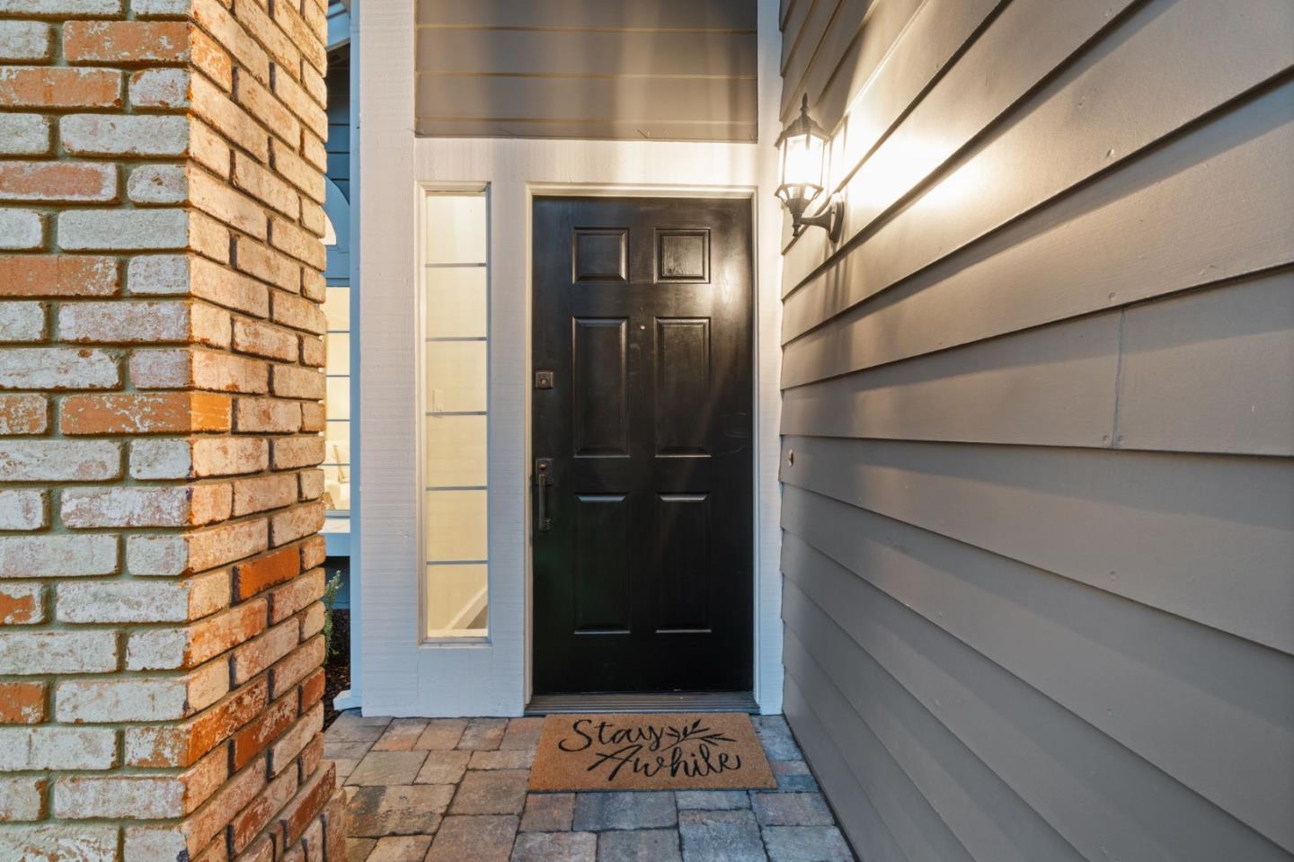 Detail Gallery Image 3 of 42 For 209 Sheffield Ln, Redwood City,  CA 94061 - 4 Beds | 2/1 Baths