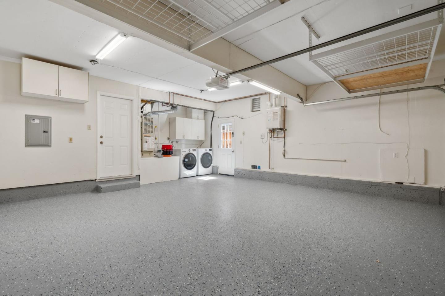 Detail Gallery Image 31 of 42 For 209 Sheffield Ln, Redwood City,  CA 94061 - 4 Beds | 2/1 Baths