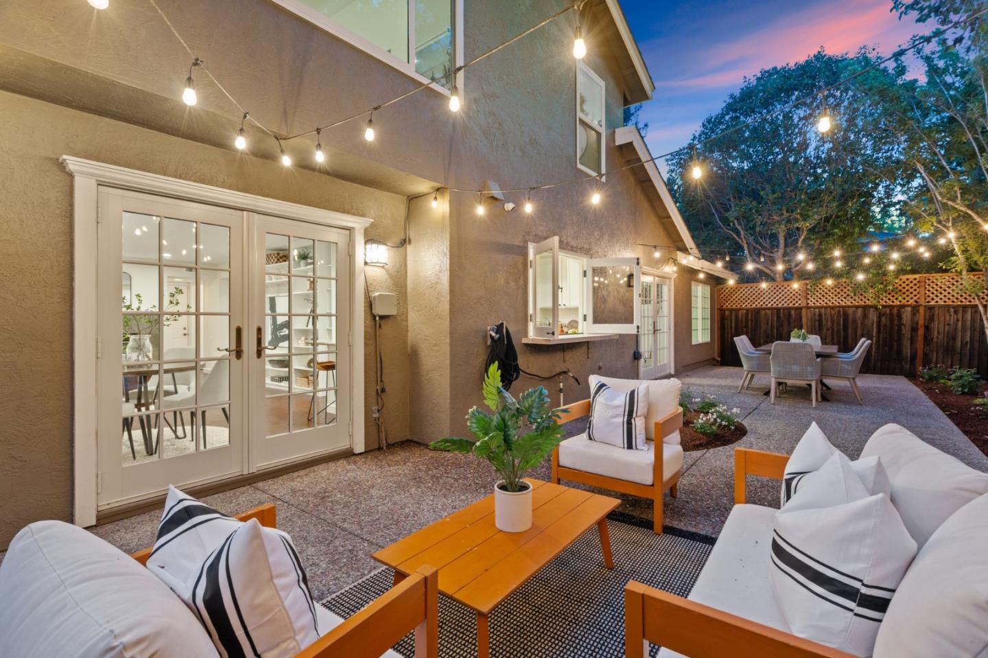 Detail Gallery Image 34 of 42 For 209 Sheffield Ln, Redwood City,  CA 94061 - 4 Beds | 2/1 Baths