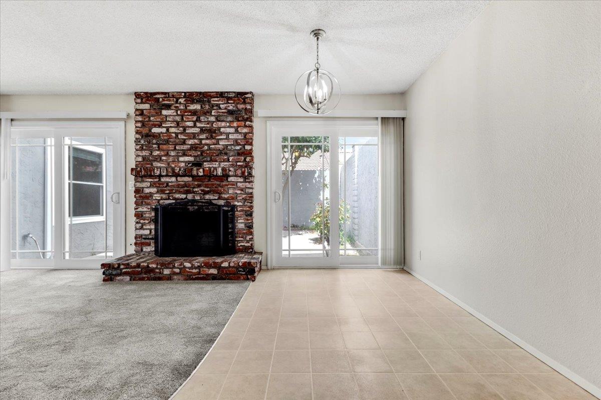 Detail Gallery Image 3 of 14 For 1656 Seville St, Salinas,  CA 93906 - 3 Beds | 2 Baths