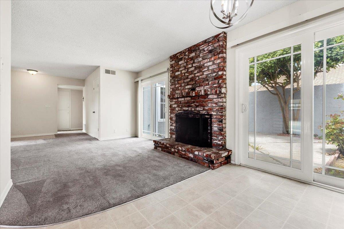 Detail Gallery Image 4 of 14 For 1656 Seville St, Salinas,  CA 93906 - 3 Beds | 2 Baths