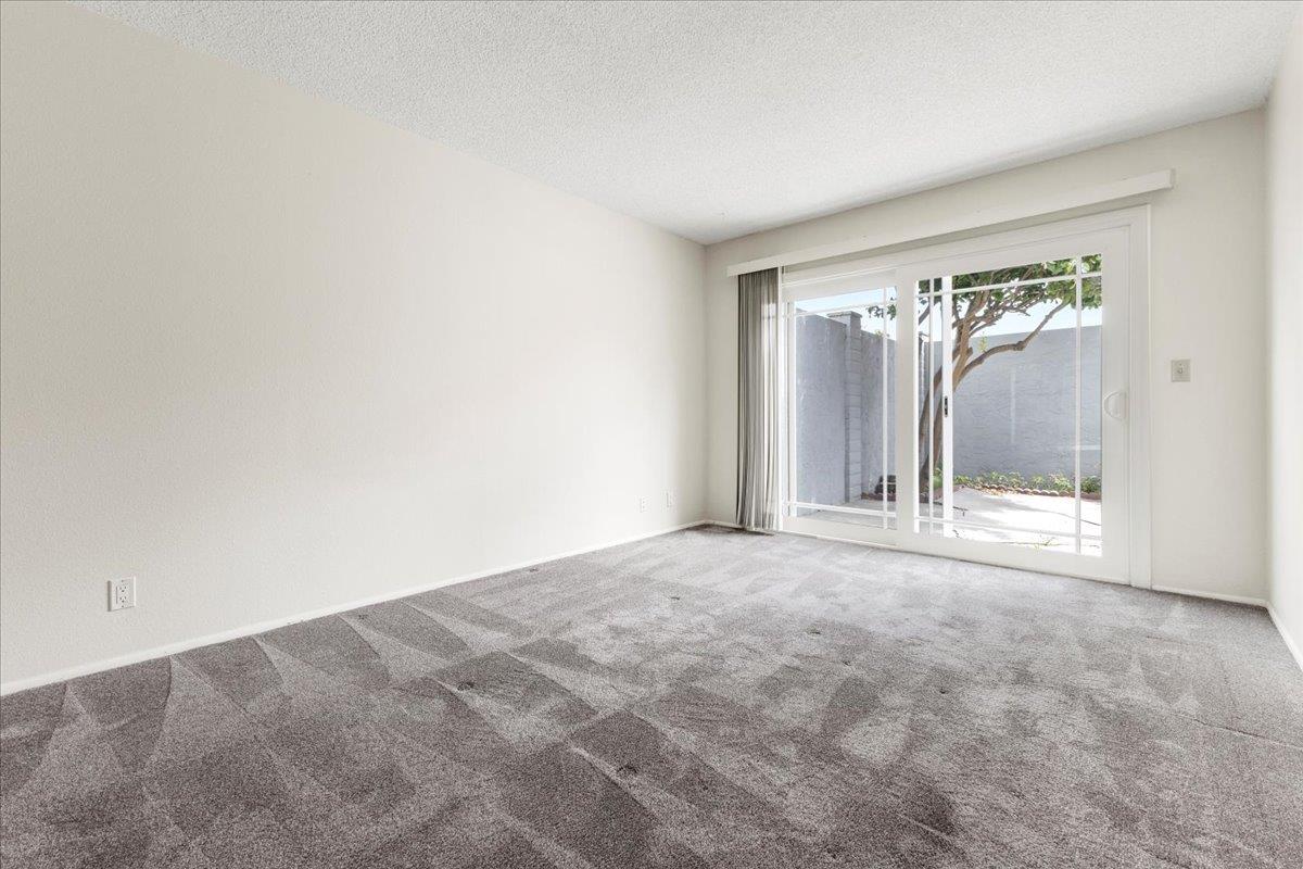 Detail Gallery Image 8 of 14 For 1656 Seville St, Salinas,  CA 93906 - 3 Beds | 2 Baths